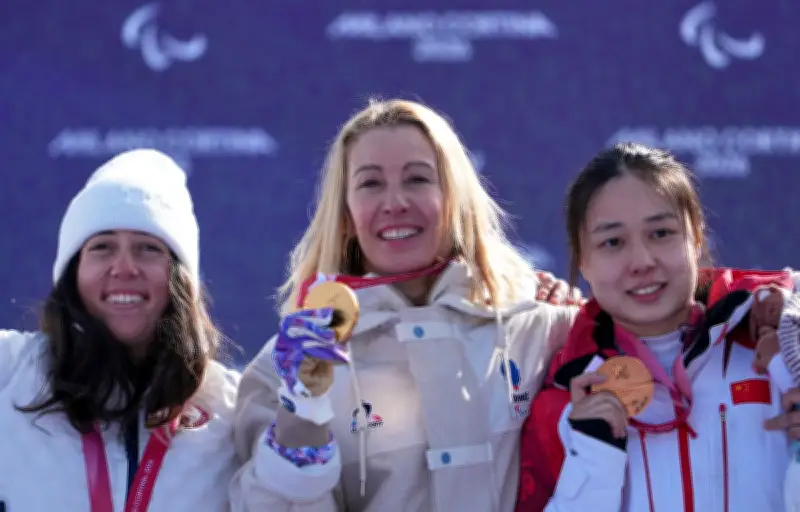 Cécile Hernandez offre l'or à la France aux Paralympiques d'hiver 2026