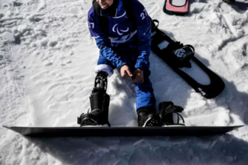 Cécile Hernandez sacrée championne paralympique de snowboard cross à Milan Cortina
