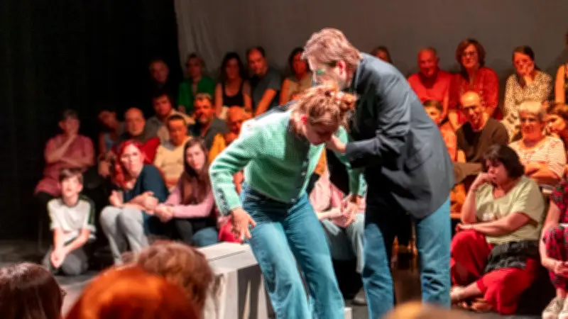 « Ce moment-là » : un cabaret onirique explore la poésie de la vieillesse à Montpellier