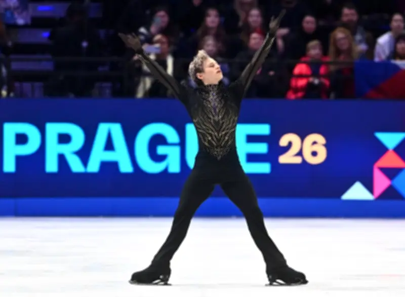 Championnats du monde de patinage : Malinin triomphe, Siao Him Fa déçoit