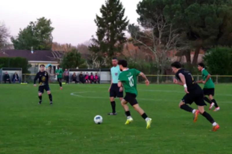 Championnats régionaux : les clubs médocains face à des défis cruciaux ce samedi soir