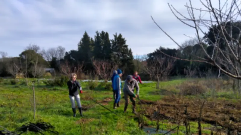 Chantier solidaire pour l'agriculture paysanne à La Bastide-d'Engras