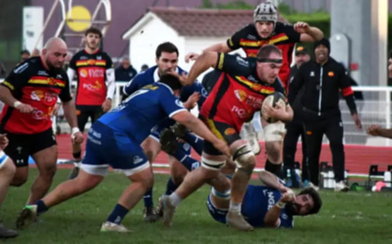 Chaos au stade Max-Rousié : le match Villeneuve-Lormont arrêté après des incidents