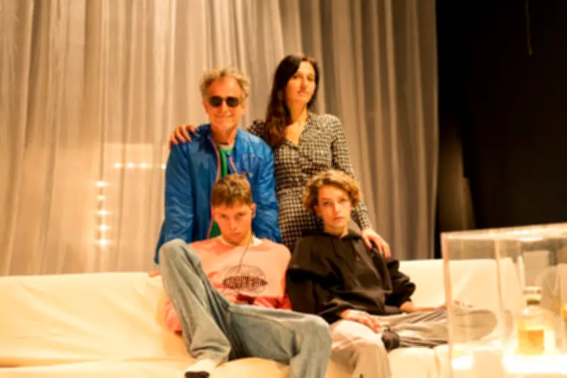 Charles Berling met en scène 'Lost and Found' à Nice : un huis-clos familial brutal de Lars Norén