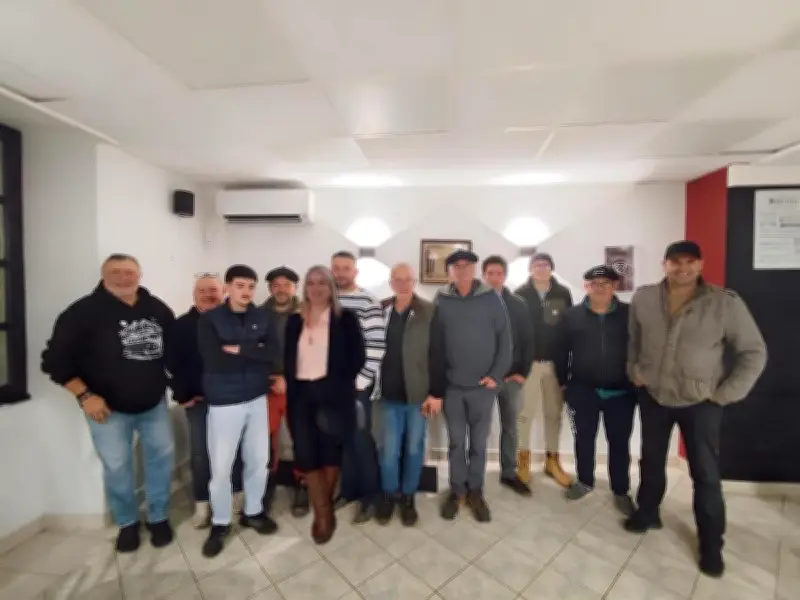 Chasse à la palombe menacée : mobilisation en Gironde pour défendre un patrimoine