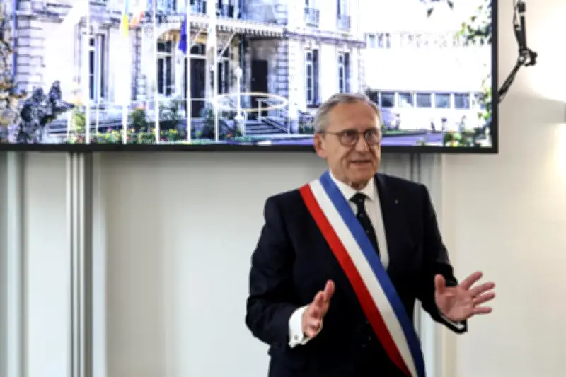 Christian Bagate installé maire de Bègles avec douze adjoints