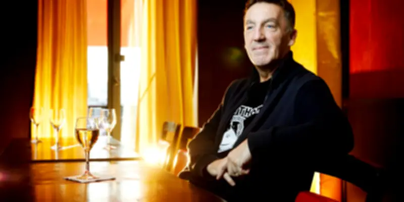 Christophe Cazenove révèle avoir frôlé le suicide avant sa première BD