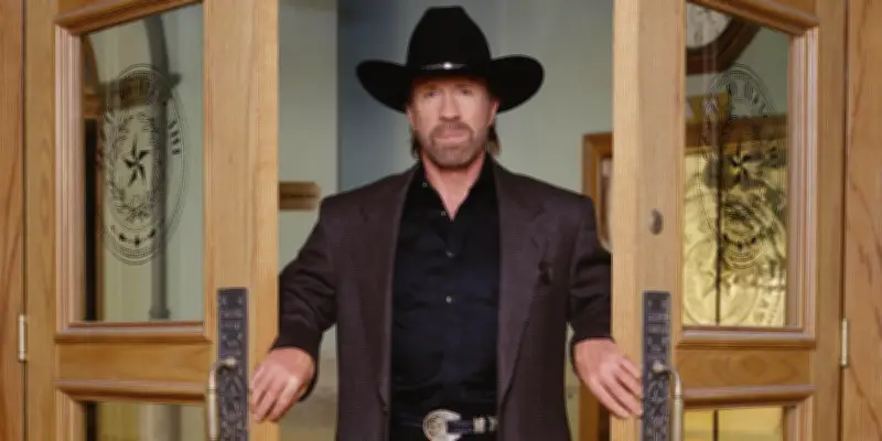 Chuck Norris, icône du cinéma d'action et des arts martiaux, s'est éteint