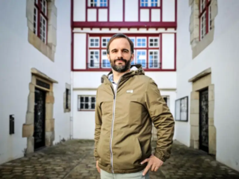 Ciboure : Eneko Aldana-Douat réélu avec 58,80% des voix, un plébiscite pour le maire abertzale