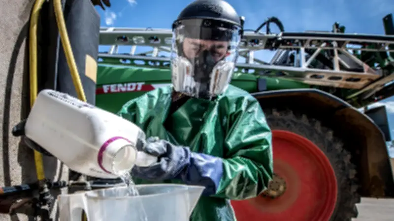 Ciné-débats "Secrets toxiques" en Dordogne : agriculteurs victimes de pesticides témoignent