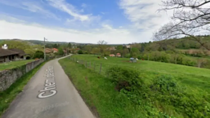 Civrieux-d'Azergues : un chemin piétonnier contesté pour atteinte à la vie privée