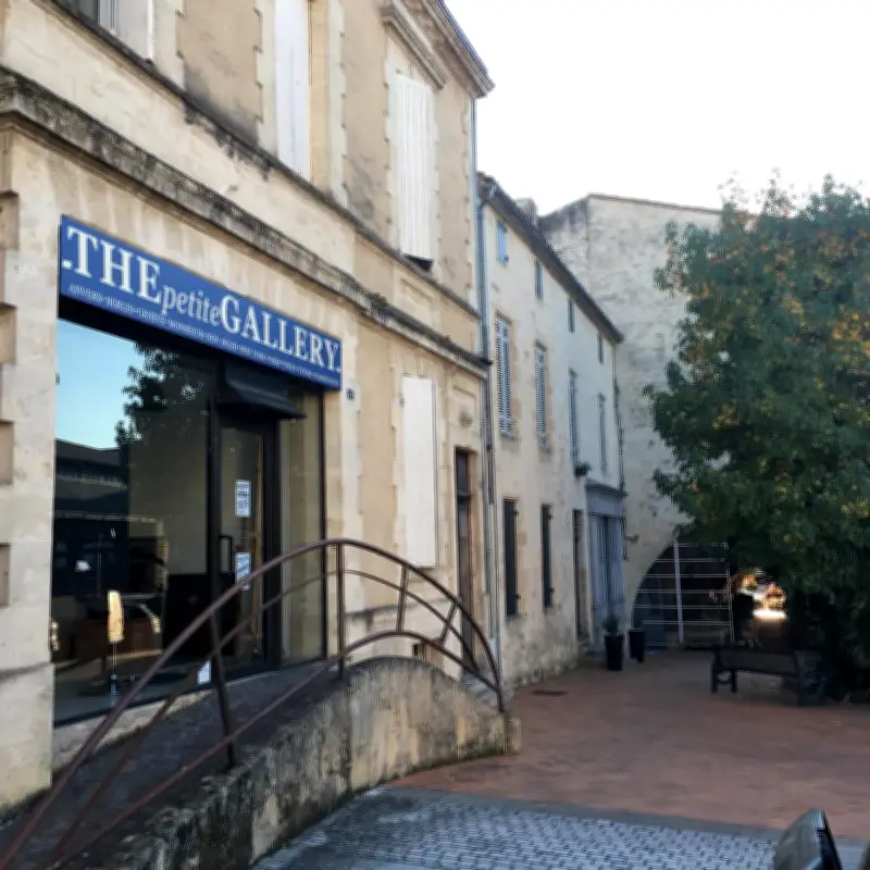 Claire Scofield transforme sa galerie en espace collaboratif mensuel à Monségur