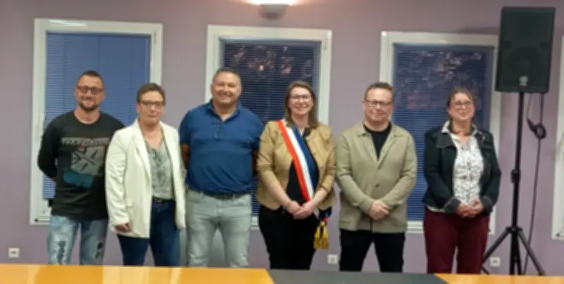 Célia Jollivet élue maire de Peujard avec ses cinq adjoints après un discours émouvant