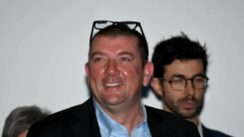 Climatisation des écoles à Nîmes : réflexion avant action selon l'élu Jean-Marc Campello