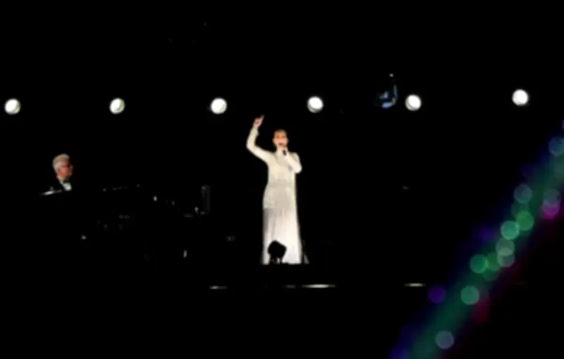 Céline Dion annonce 10 concerts à Paris en 2026 : un événement musical et économique majeur