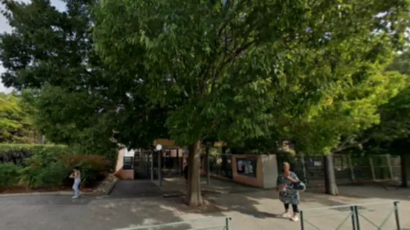 Collège du Var : une professeure poignardée par un élève, le suspect en crise après l'agression