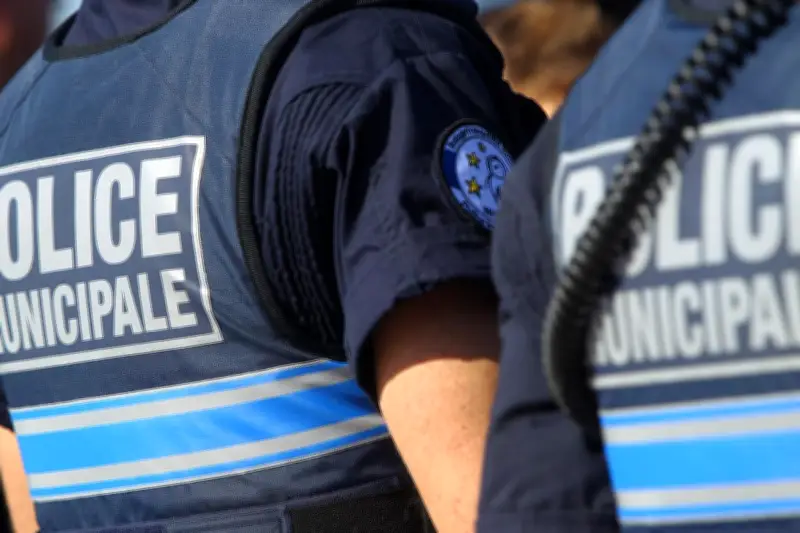 Collision moto-police à Nice : un blessé léger, le tramway momentanément interrompu