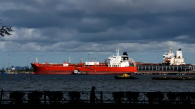 Commandant chinois d'un pétrolier russe condamné à un an de prison par la justice française