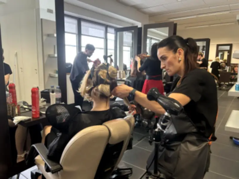 Concours Meilleurs Ouvriers de France : 35 coiffeurs s'affrontent à Bordeaux