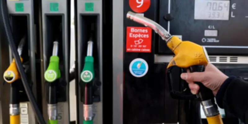 Conflit au Moyen-Orient : hausse des prix du carburant et du gaz attendue en France