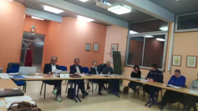 Conseil municipal : énergie, subventions sportives et motions internationales débattues