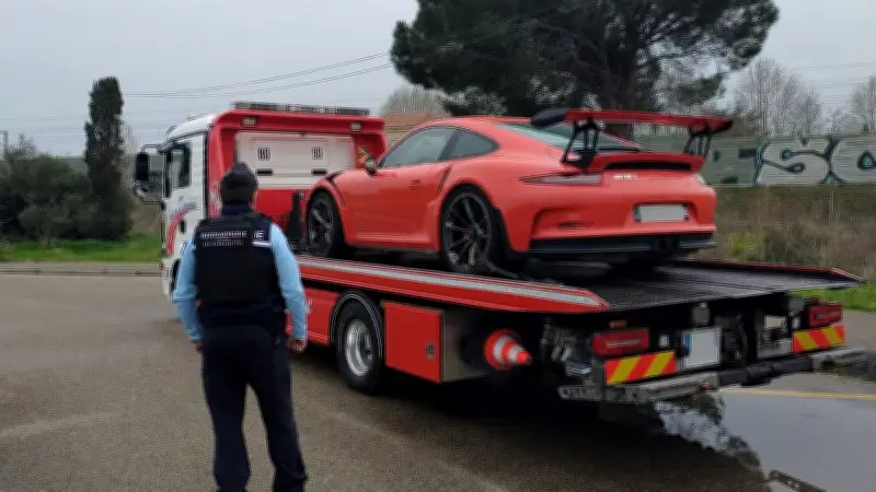 Contrôlé à 142 km/h au volant d'une Porsche 911 GT3 prêtée dans le Gard
