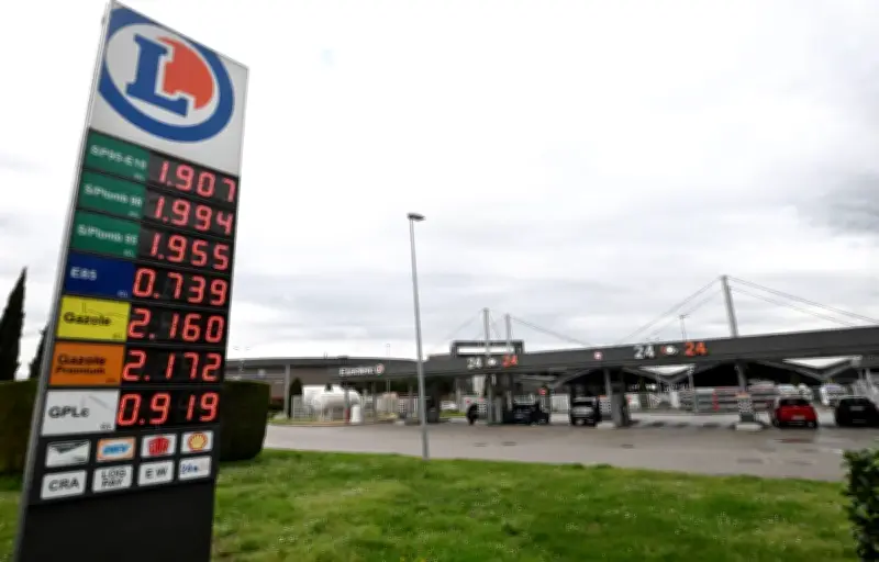 Contrôles des stations-service : 25 établissements sanctionnés pour anomalies d'affichage