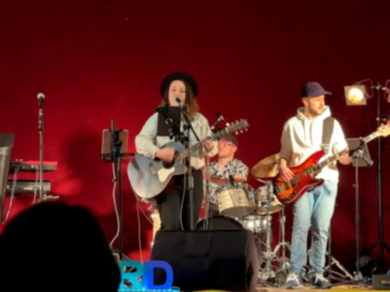 Coursac : Une soirée musicale vibrante avec Astrid la Troubadour et Louise D