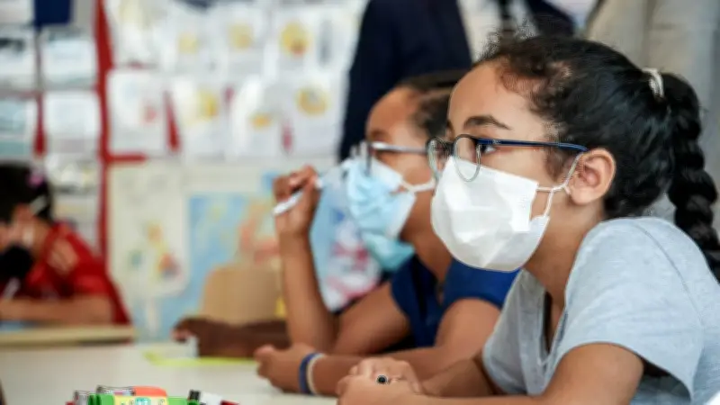 Covid-19 dans les écoles : 9 202 classes fermées et 75 000 élèves isolés en France