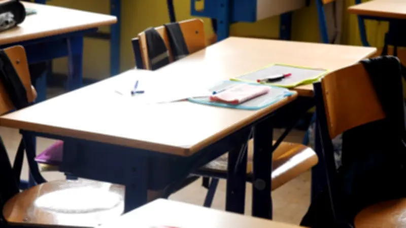 Covid-19 : plus de 3 000 classes fermées en France, selon Jean-Michel Blanquer