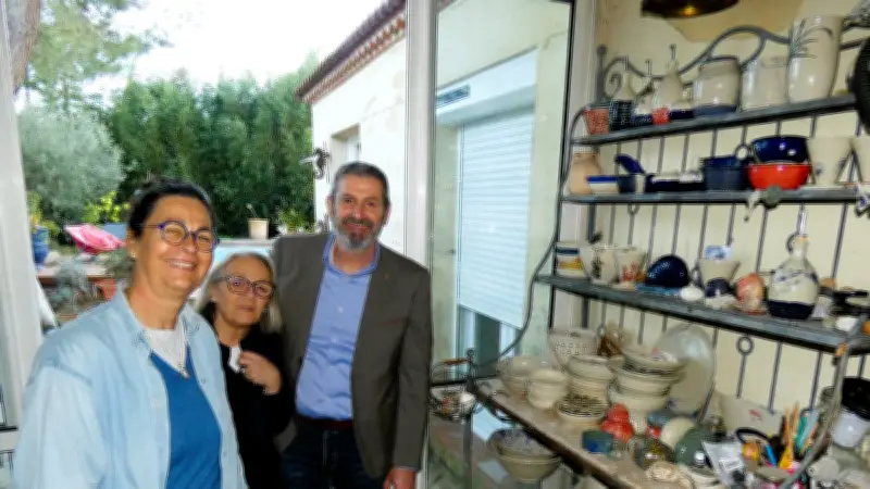 Céramique et Eau : L'univers marin capturé dans la poterie à Calvisson