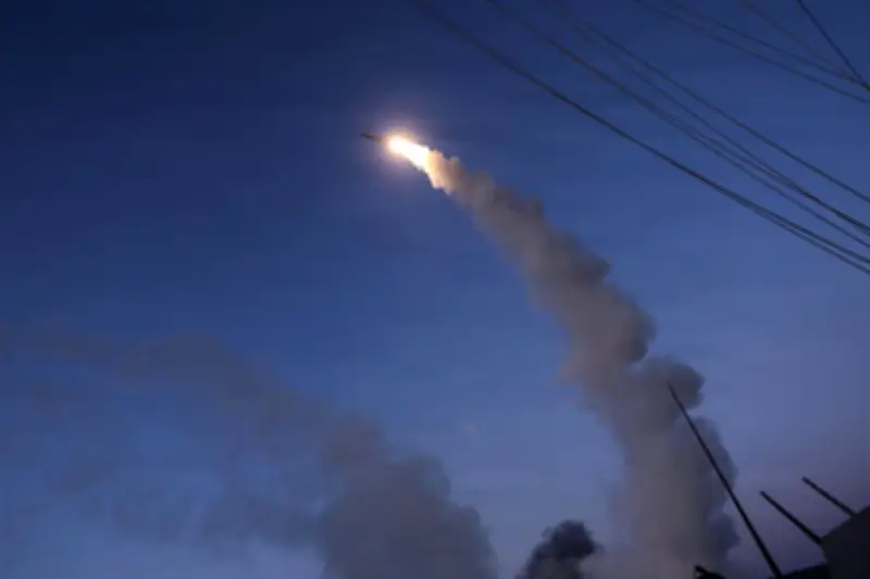 Crise au Moyen-Orient, OPA sur Fnac Darty et alerte climatique : l'actualité du 10 mars