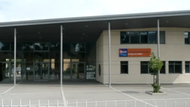 Crise éducative à Villeneuve-lès-Maguelone : des collégiens sans cours de français depuis un mois