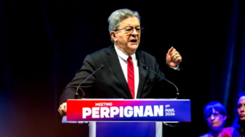 Crise à gauche : le PS condamne Mélenchon et menace les alliances électorales avec LFI