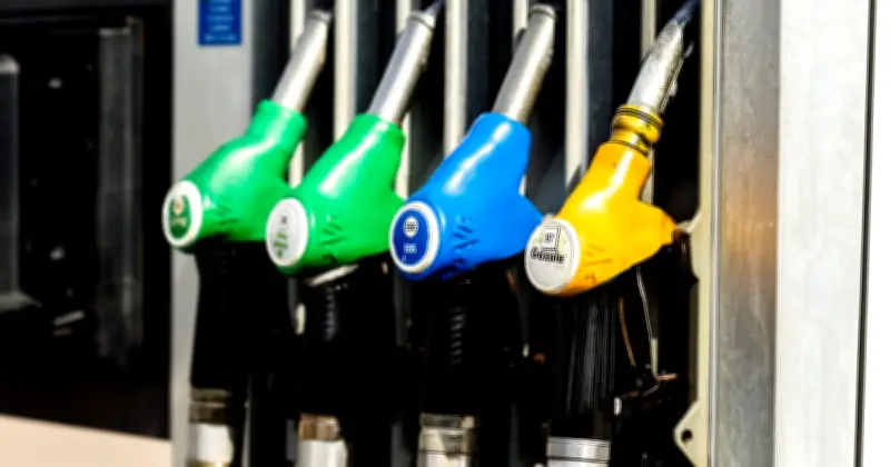 Crise pétrolière après l'attaque sur Téhéran : tensions politiques en France sur le bouclier tarifaire