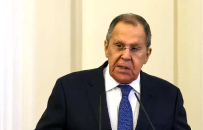 Critiques virulentes contre Léa Salamé et France 2 après l'interview de Lavrov