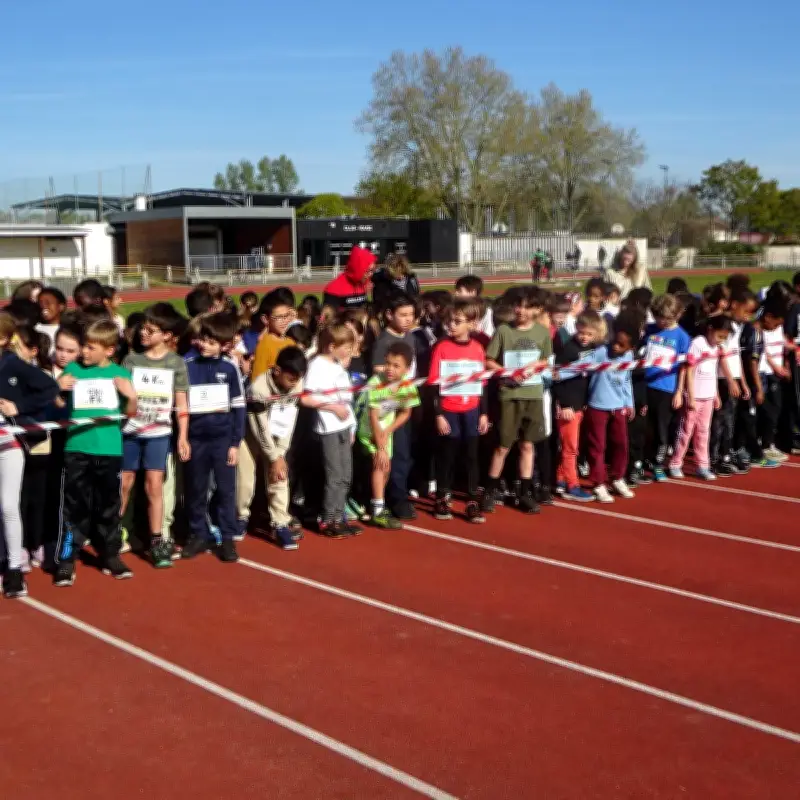 Cross scolaire à Bruges : 700 élèves unis dans un défi coopératif