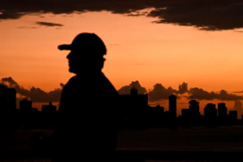 Cuba face à la crise : réformes économiques et aide humanitaire en jeu