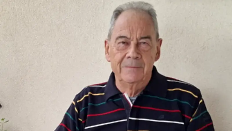 Cœurs à contretemps : Jean-Pierre Mailhan explore l'amour résilient après 50 ans