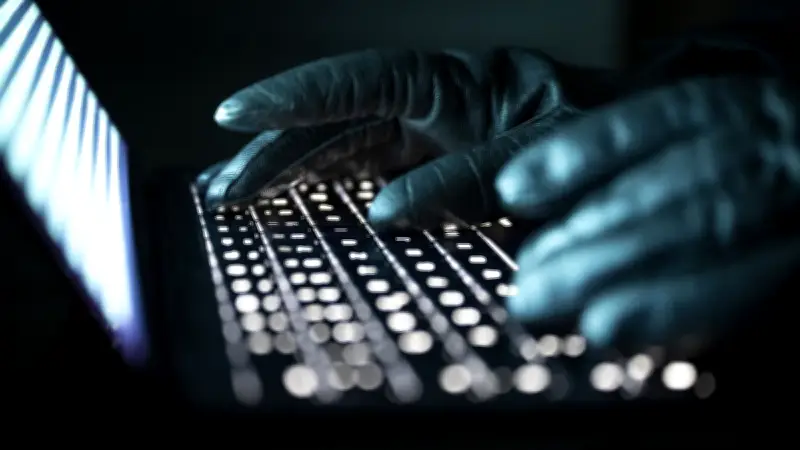 Cybermalveillance : la menace virtuelle se transforme en agressions physiques