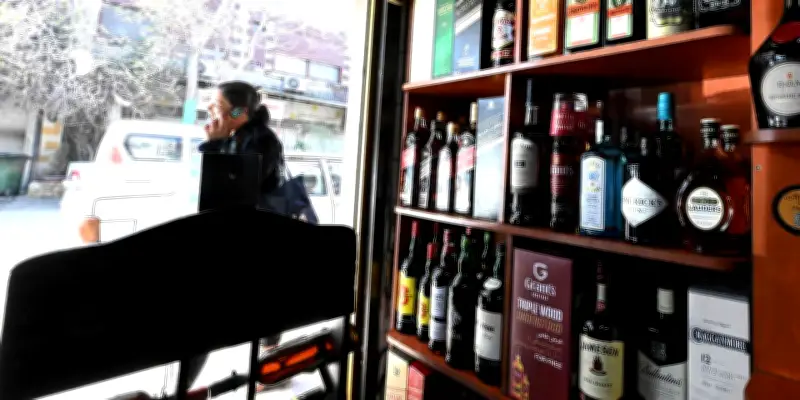 Damas interdit l'alcool dans les bars et restaurants, une mesure controversée