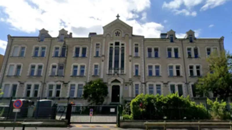 Dans ce collège drômois, les sanctions deviennent du bénévolat aux Restos du Cœur