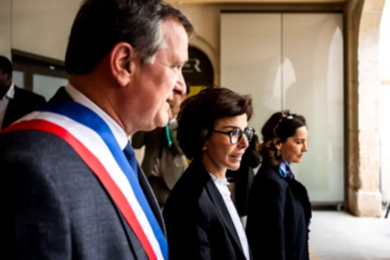 Dans les villes RN, une stratégie d'érosion culturelle discrète mais systématique