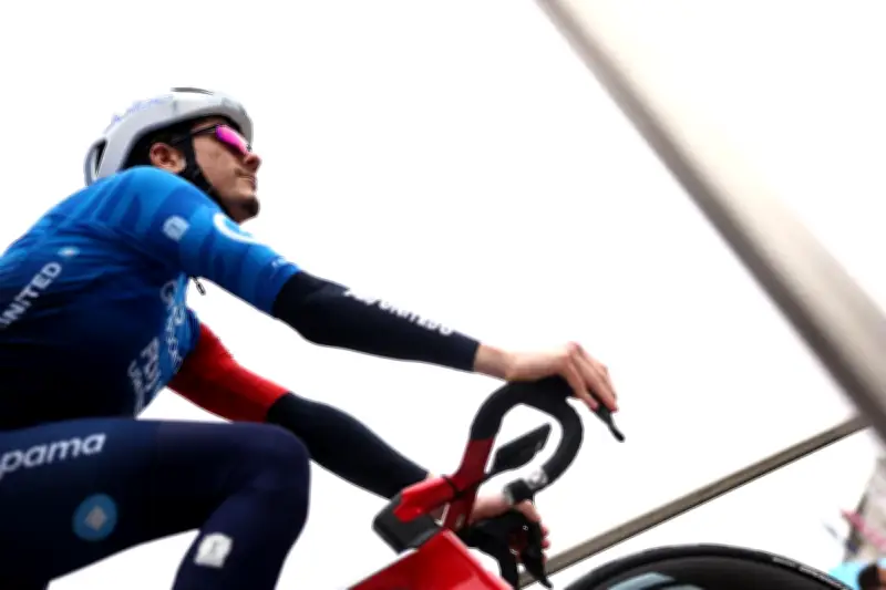 David Gaudu abandonne Paris-Nice : un coup dur pour le grimpeur breton