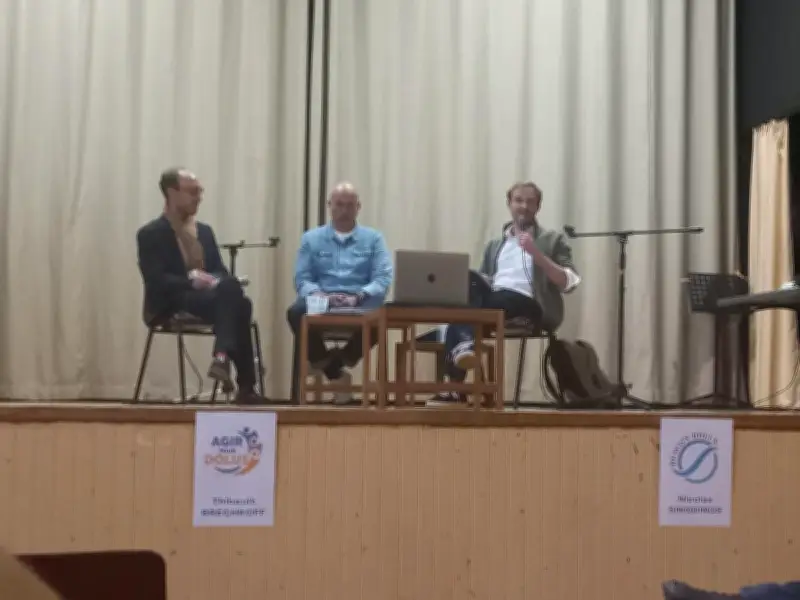 Débat municipal à Dolus : Vallain (RN) absente, le public déçu par les échanges