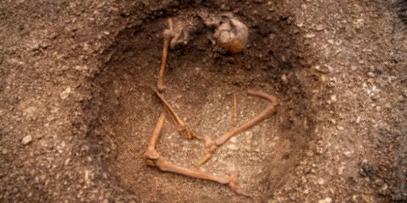 Découverte de nouveaux Gaulois assis à Dijon, une trouvaille archéologique majeure