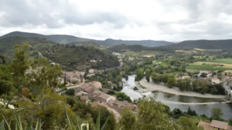 Découvrez l'Hérault en mars : cinq randonnées incontournables pour explorer la région