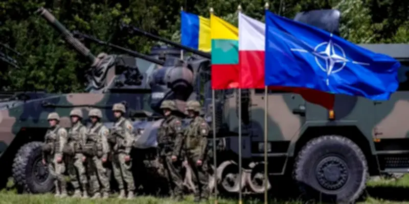 De Gaulle et l'OTAN : Retrait de 1966, Histoire et Enjeux Actuels de l'Alliance