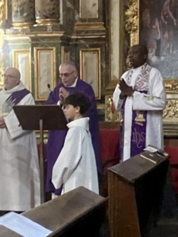 De la gendarmerie à la soutane : le parcours atypique du père Mabounda à Monein