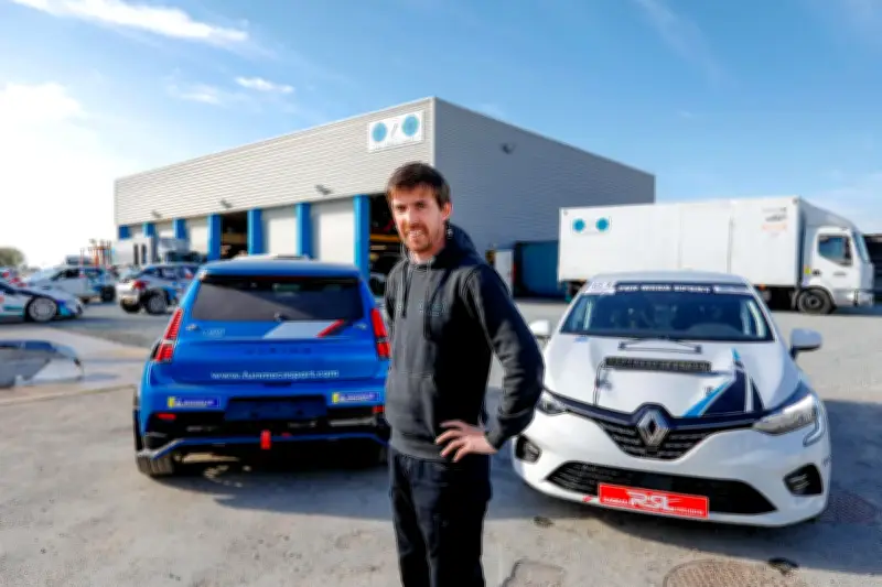 De la Saxo à la Hyundai I20 : l'essor d'une entreprise de location de voitures de rallye
